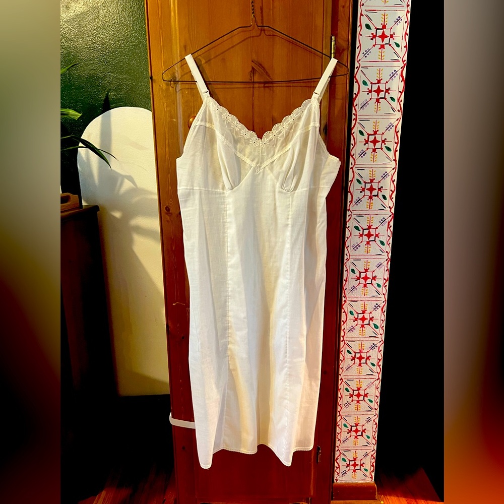 Vintage White No-Slip Shift Dress